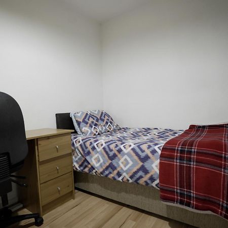 לונדון Elephant & Castle - Zone 2 - Private Rooms - Shared Bathroom מראה חיצוני תמונה