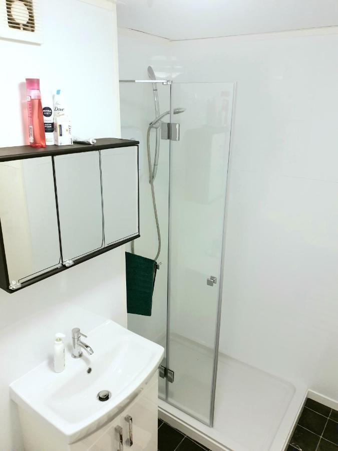 לונדון Elephant & Castle - Zone 2 - Private Rooms - Shared Bathroom מראה חיצוני תמונה