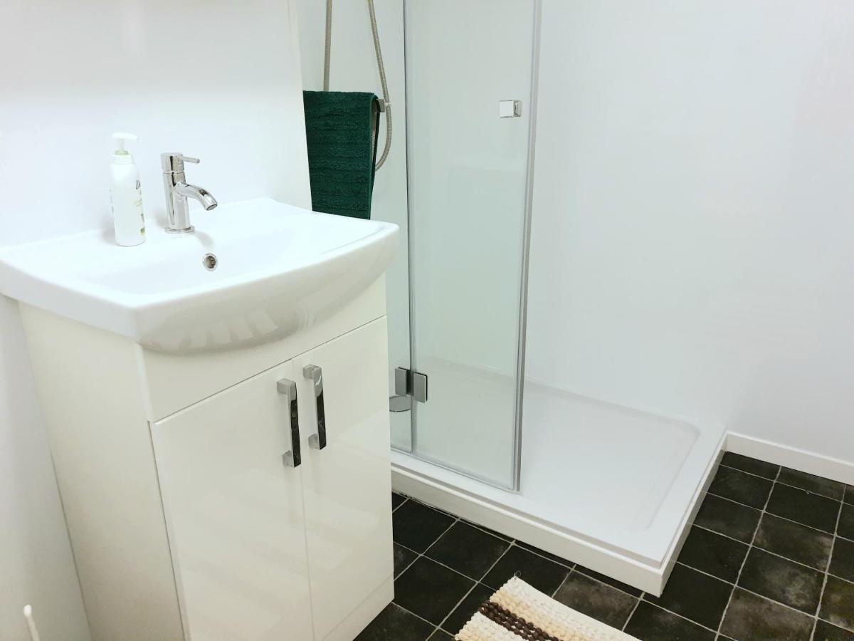 לונדון Elephant & Castle - Zone 2 - Private Rooms - Shared Bathroom מראה חיצוני תמונה